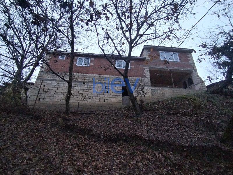 Satılır 8 otaqlı Həyət evi  3m², Quba