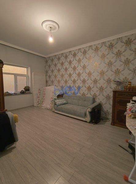 Satılır 8 otaqlı Həyət evi  280m², Xırdalan