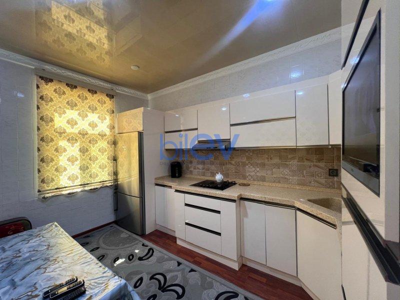 Satılır 5 otaqlı Həyət evi  320m², Bakı