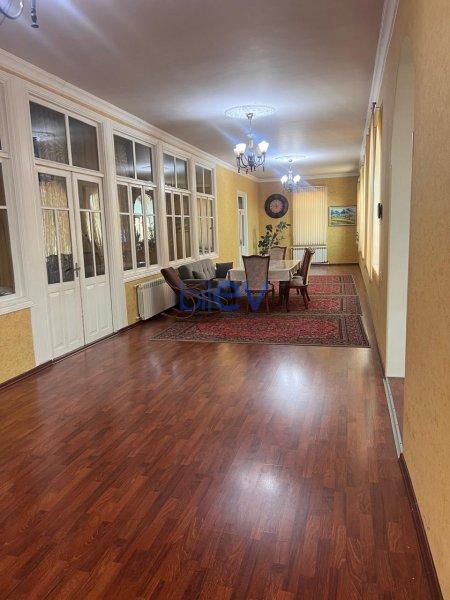 Satılır 5 otaqlı Həyət evi  320m², Bakı