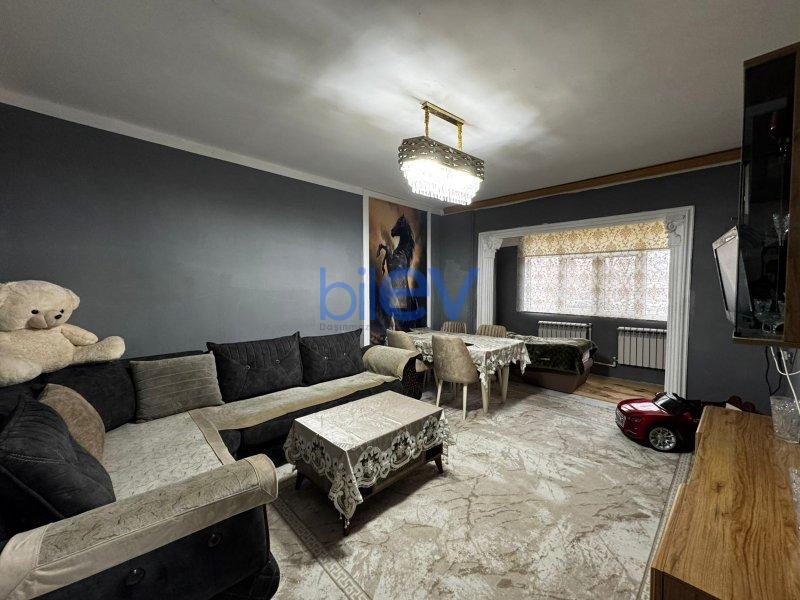 Satılır 3 otaqlı Köhnə Tikili  72m², Bakı