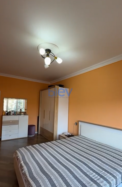 Satılır 4 otaqlı Köhnə Tikili  100m², Bakı
