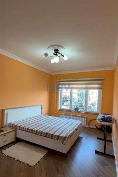 Satılır 4 otaqlı Köhnə Tikili  100m², Bakı