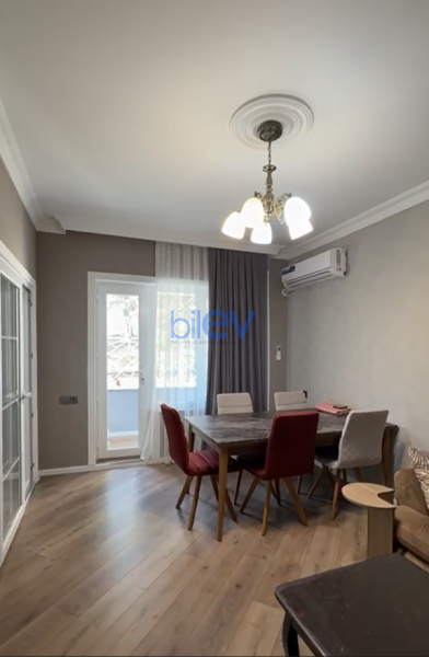 Satılır 4 otaqlı Köhnə Tikili  100m², Bakı