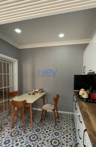 Satılır 4 otaqlı Köhnə Tikili  100m², Bakı