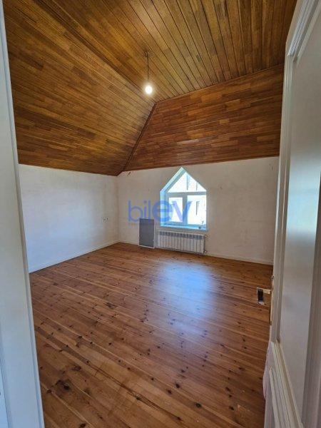 Satış 11 otaqlı Bağ evi  300m², Bakı