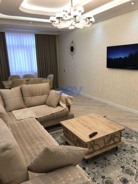 Kirayə (aylıq) 2 otaqlı Yeni Tikili  98m², Bakı