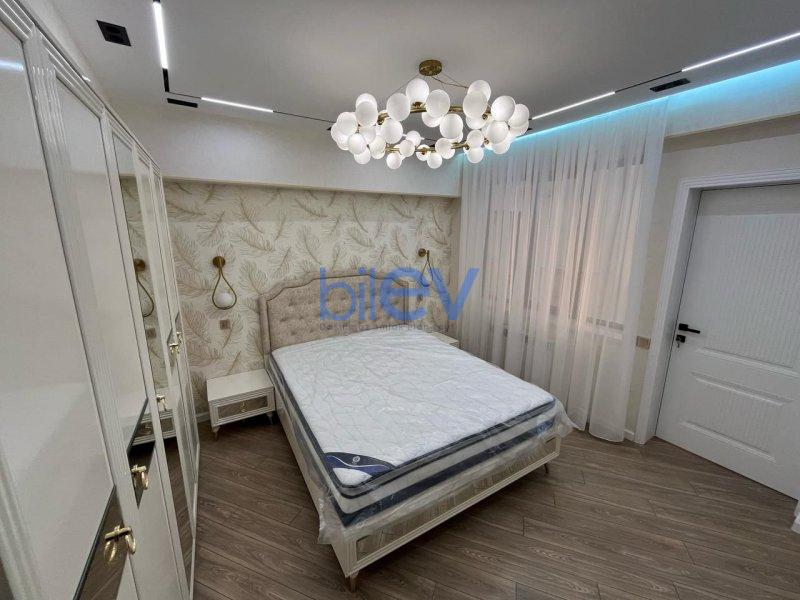 Aylıq Kirayə 4 otaqlı Yeni Tikili bina evi  110m², Bakı