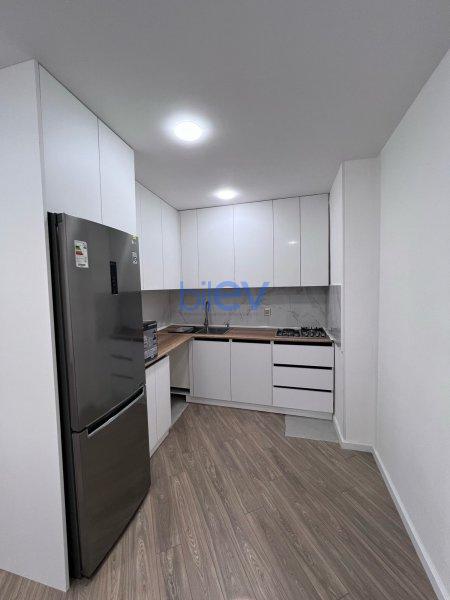 Aylıq Kirayə 4 otaqlı Yeni Tikili bina evi  110m², Bakı