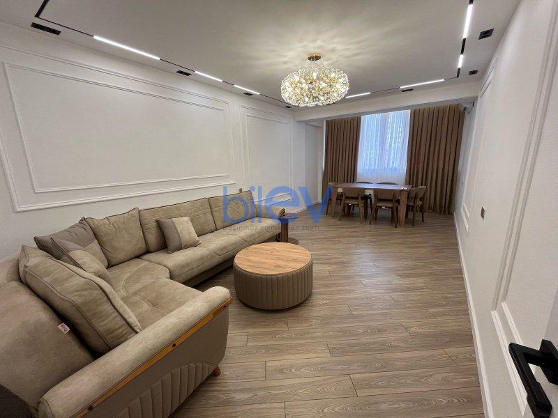 Aylıq Kirayə 4 otaqlı Yeni Tikili bina evi  110m², Bakı