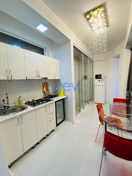 Aylıq Kirayə 2 otaqlı Yeni Tikili bina evi  65.00m², Bakı