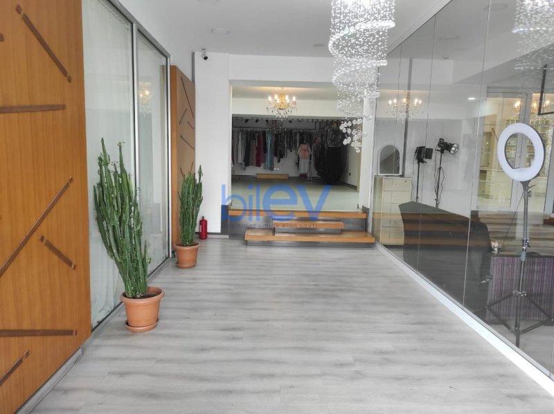 Satış 8 otaqlı Obyekt  560m², Bakı