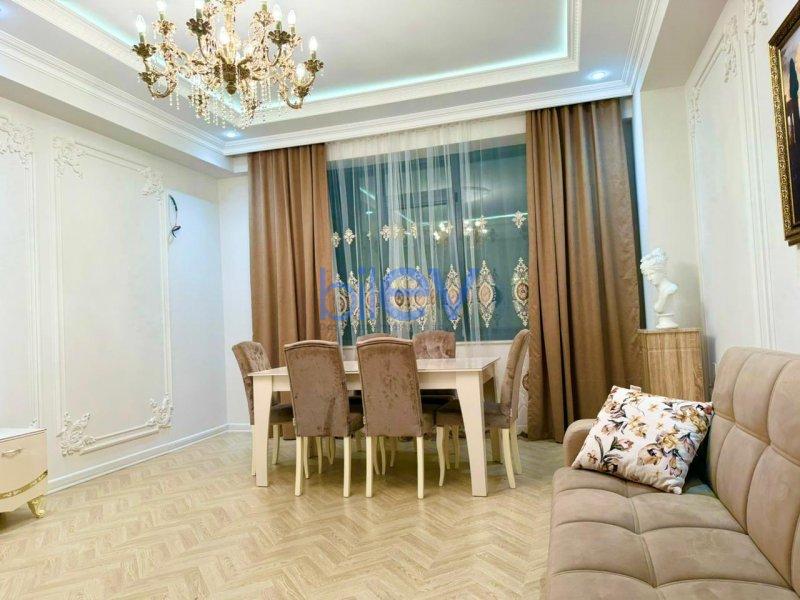 Aylıq Kirayə 2 otaqlı Yeni Tikili bina evi  90m², Bakı