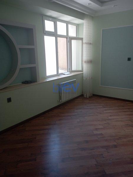 Aylıq Kirayə 3 otaqlı Yeni Tikili bina evi  130m², Bakı