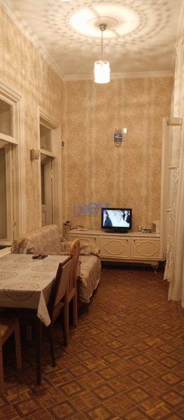 Satış 3 otaqlı Köhnə Tikili bina evi  85m², Bakı