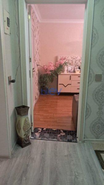 Satış 3 otaqlı Köhnə Tikili bina evi  63m², Bakı