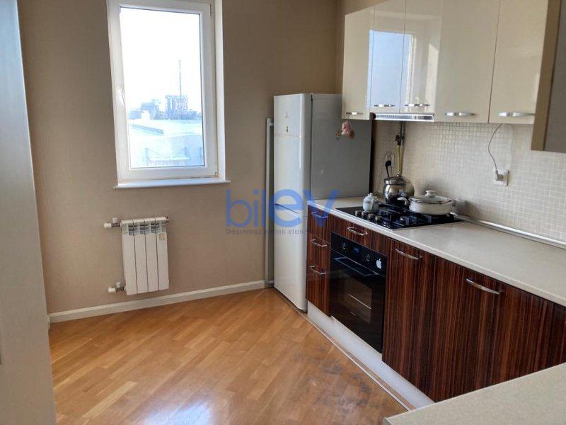 Satış 3 otaqlı Köhnə Tikili bina evi  70m², Bakı