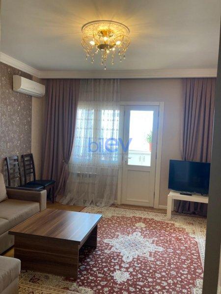 Satış 3 otaqlı Köhnə Tikili bina evi  70m², Bakı