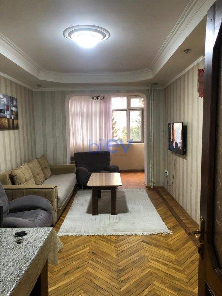 Günlük Kirayə 2 otaqlı Köhnə Tikili bina evi  78m², Bakı
