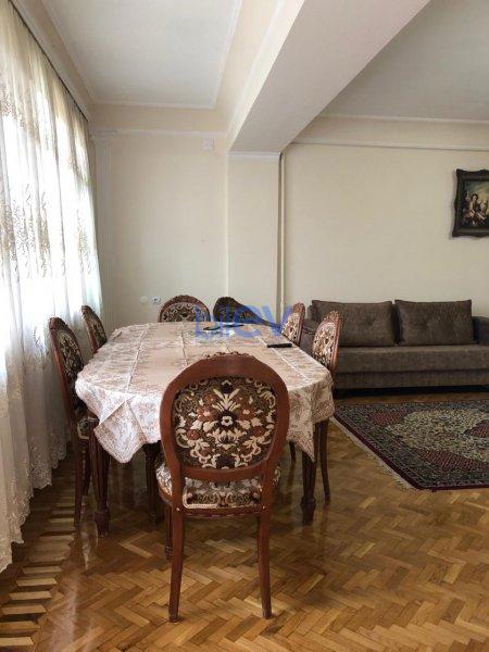 Günlük Kirayə 3 otaqlı Köhnə Tikili bina evi  118m², Bakı
