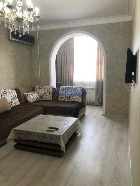 Günlük Kirayə 2 otaqlı Köhnə Tikili bina evi  67m², Bakı