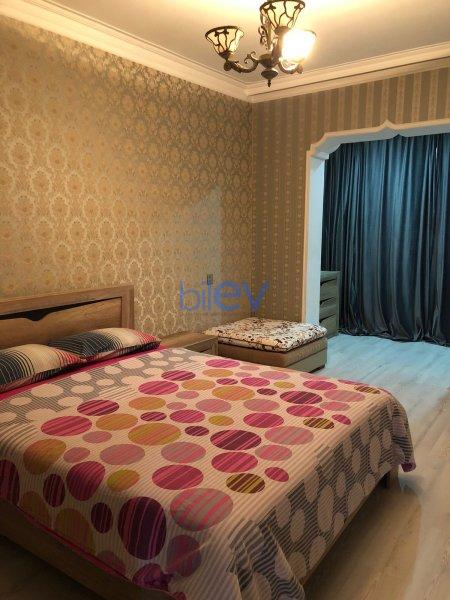 Günlük Kirayə 2 otaqlı Köhnə Tikili bina evi  67m², Bakı