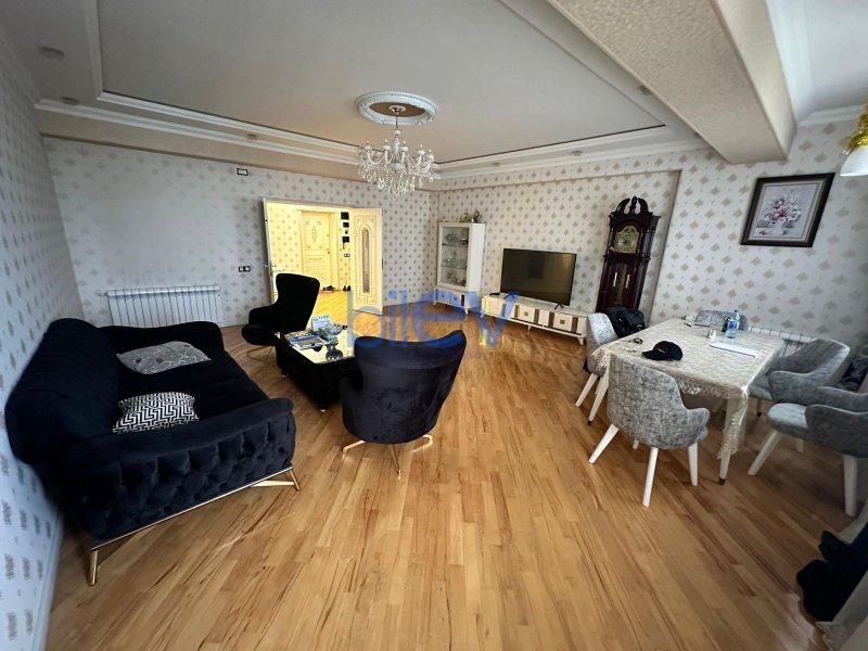 Aylıq Kirayə 4 otaqlı Yeni Tikili bina evi  180m², Bakı
