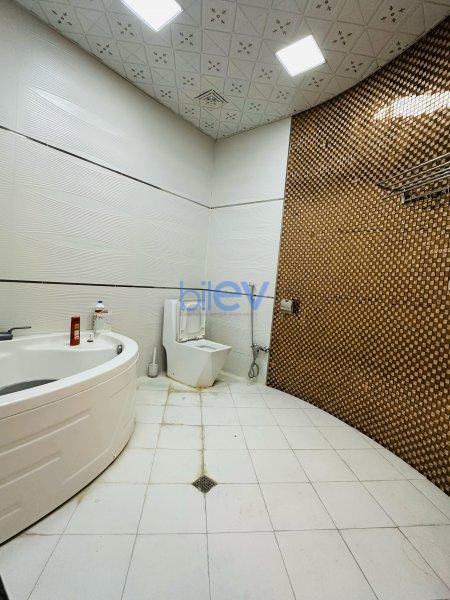 Aylıq Kirayə 4 otaqlı Yeni Tikili bina evi  180m², Bakı