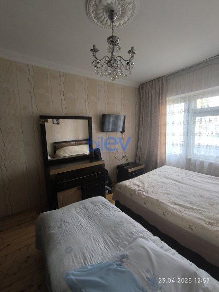 Satış 3 otaqlı Köhnə Tikili bina evi  90m², Bakı