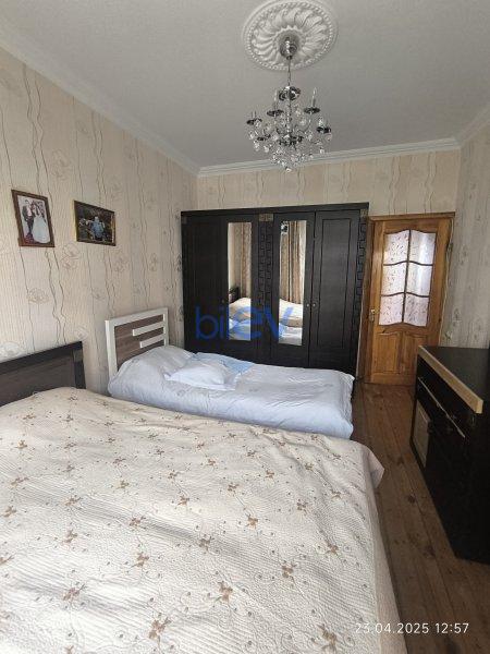 Satış 3 otaqlı Köhnə Tikili bina evi  90m², Bakı