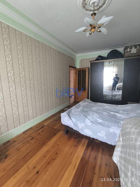 Satış 3 otaqlı Köhnə Tikili bina evi  90m², Bakı