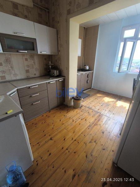 Satış 3 otaqlı Köhnə Tikili bina evi  90m², Bakı