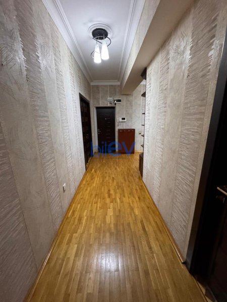 Kirayə (aylıq) 3 otaqlı Yeni Tikili  130m², Bakı