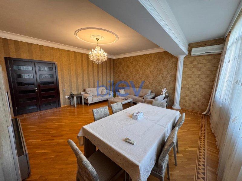 Kirayə (aylıq) 3 otaqlı Yeni Tikili  130m², Bakı