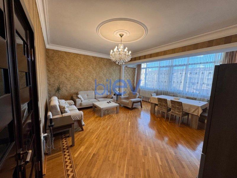 Kirayə (aylıq) 3 otaqlı Yeni Tikili  130m², Bakı