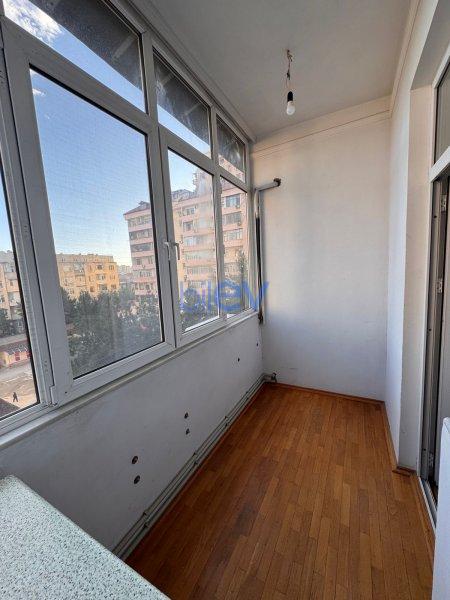 Kirayə (aylıq) 3 otaqlı Yeni Tikili  130m², Bakı