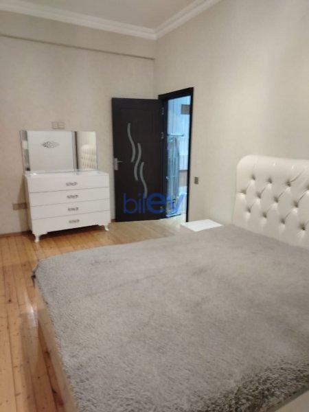 Aylıq Kirayə 3 otaqlı Yeni Tikili bina evi  105m², Bakı