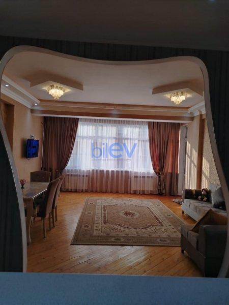 Aylıq Kirayə 3 otaqlı Yeni Tikili bina evi  105m², Bakı