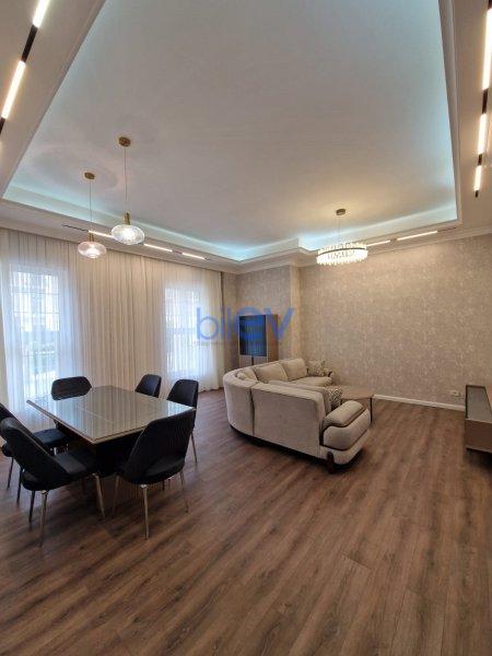 Aylıq Kirayə 3 otaqlı Yeni Tikili bina evi  120m², Bakı