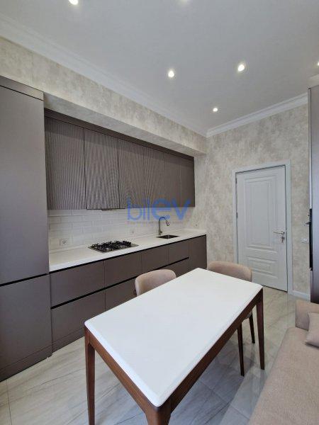 Aylıq Kirayə 3 otaqlı Yeni Tikili bina evi  120m², Bakı