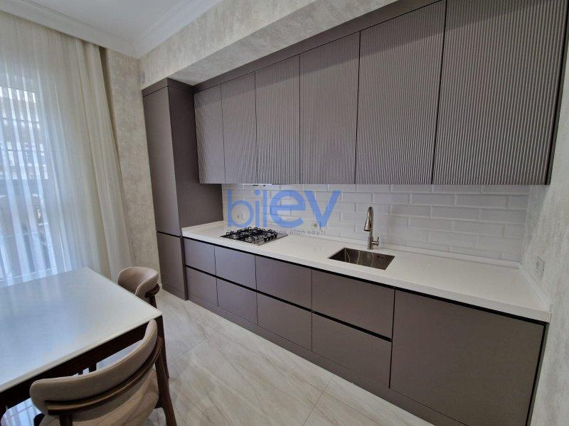 Aylıq Kirayə 3 otaqlı Yeni Tikili bina evi  120m², Bakı