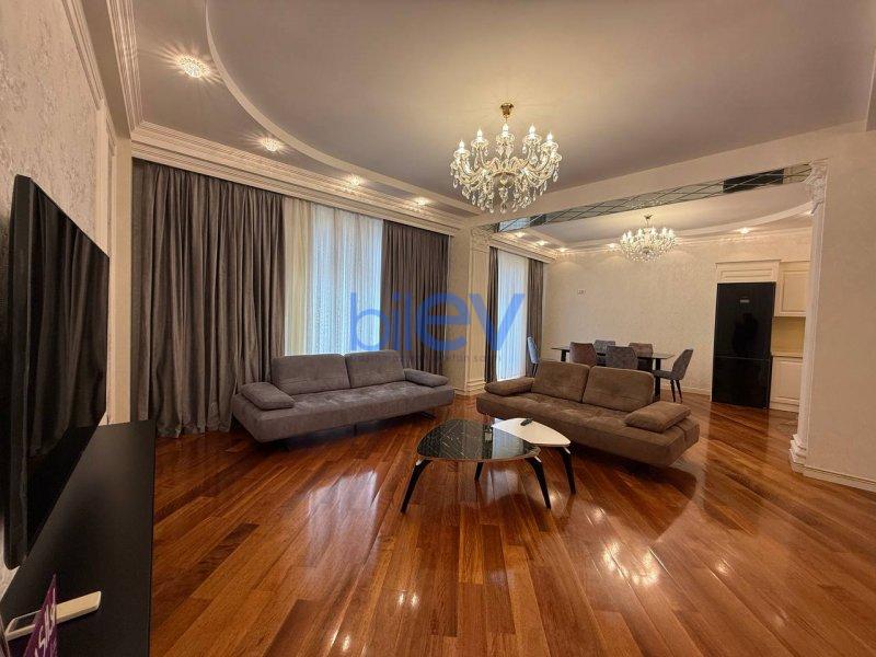 Aylıq Kirayə 3 otaqlı Köhnə Tikili bina evi  135m², Bakı