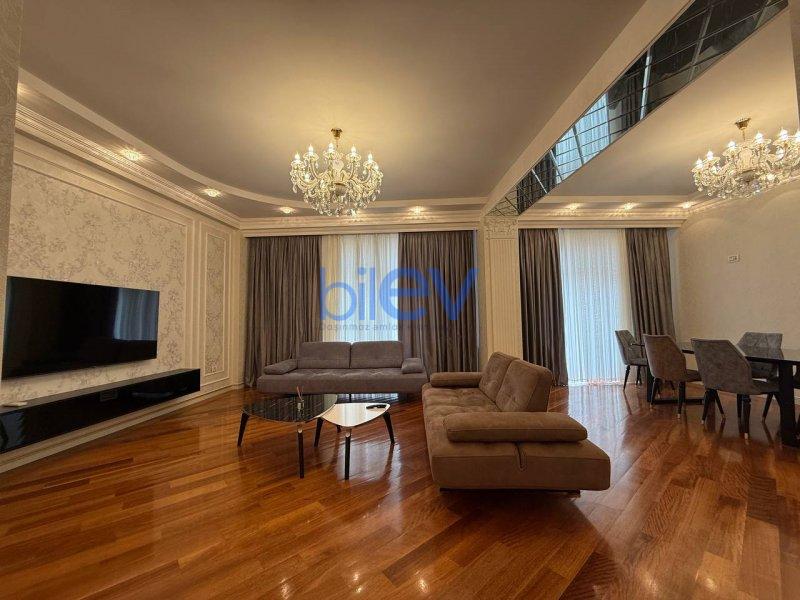 Aylıq Kirayə 3 otaqlı Köhnə Tikili bina evi  135m², Bakı