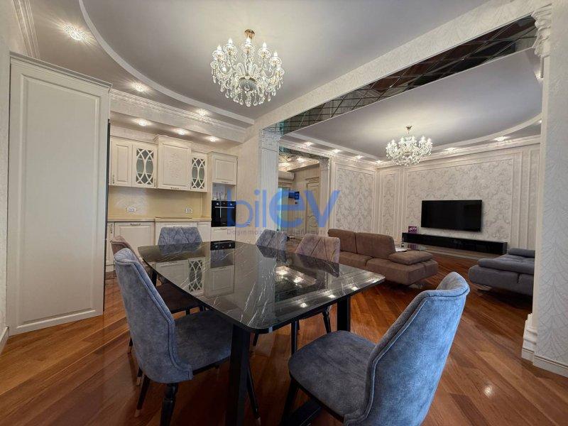 Aylıq Kirayə 3 otaqlı Köhnə Tikili bina evi  135m², Bakı