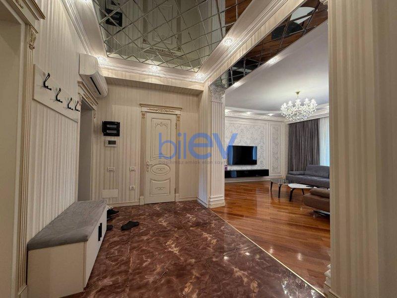 Aylıq Kirayə 3 otaqlı Köhnə Tikili bina evi  135m², Bakı