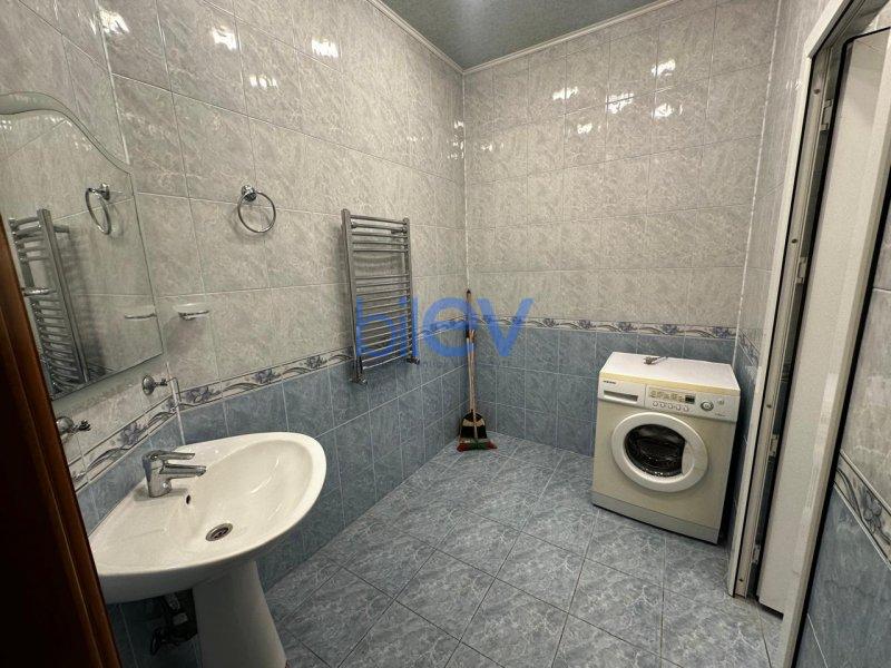 Aylıq Kirayə 4 otaqlı Yeni Tikili bina evi  165m², Bakı