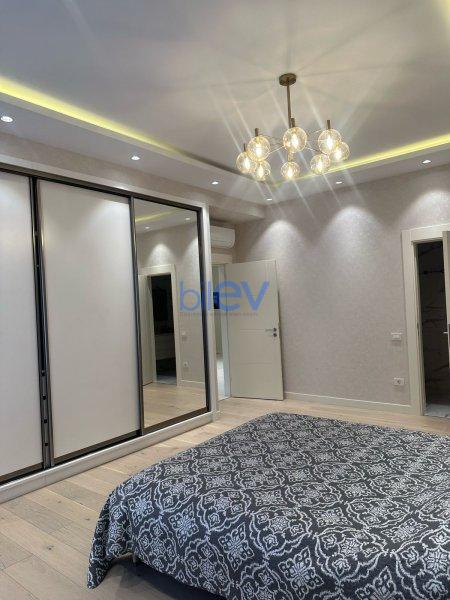 Aylıq Kirayə 3 otaqlı Yeni Tikili bina evi  140m², Bakı