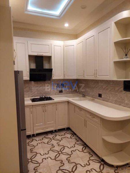 Aylıq Kirayə 2 otaqlı Yeni Tikili bina evi  85m², Bakı