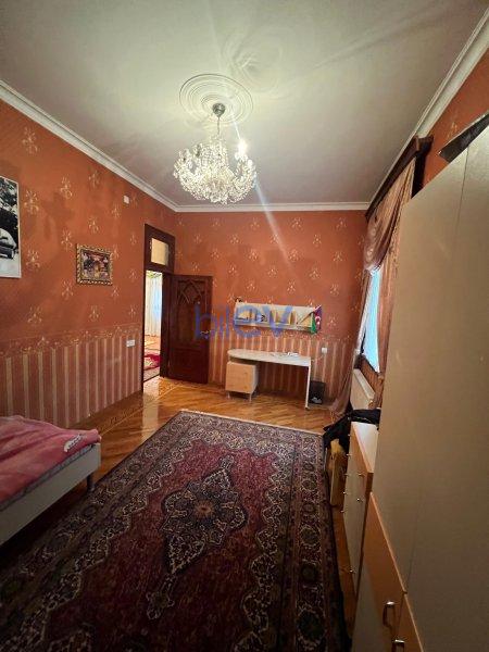 Satış 10 otaqlı Villa  300m², Bakı