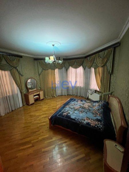 Satış 10 otaqlı Villa  300m², Bakı